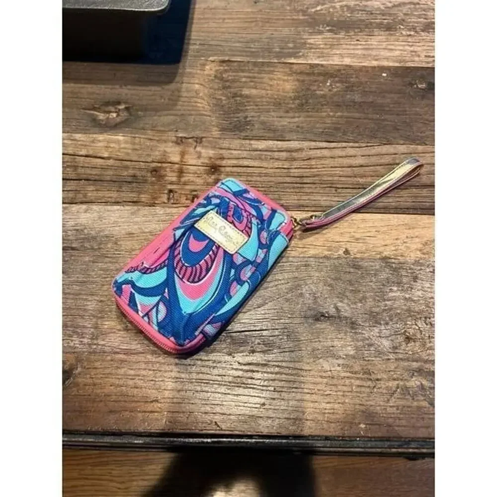 LILLY PULITZER ‘Brewster Blue’ Canvas Wristlet Wallet Gold Metallic Logo & Strap